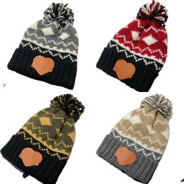 Designer Beanie Cap Brand Bucket Hats Man Women Ladies Warm Winter Beanie Large Faux Fur Pom Poms Bobble Hat Outdoor