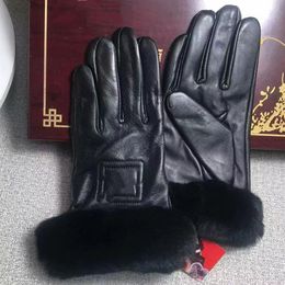 2023 Designer Womens Gloves New waterproof riding plus velvet warm fitness luxury gloves294h