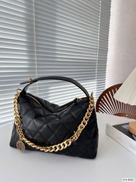 Luxurys handbag Exquisite metal chain and gold coins shoulder Crossbody Bags Classic black satchel woman Fashion Shopping designe Hobo purses Leisure Travelling