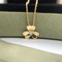Four Leaf Clover Necklace Designer Jewelry Set Frivole Pendant Necklaces Bracelet Stud Earring Gold Silver Mother of Pearl Green F201T