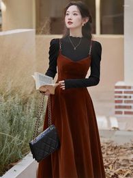 Casual Dresses Vintage French Elegant Women Two-piece Dress Set Brown Velvet Suspender & Black Knit Bottoming Tops Outfits