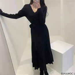 Casual Dresses 2023 Winter Spring Basic Wear Women Fashion French Style Design Bow Tie Lace-Up A Line V Neck Bandage Long Maxi Knitting