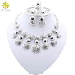 Fine Jewelry Sets Silver Plated Hollow Out Alloy Necklace Earrings Bracelet Ring Set Classic African Costume Bridal Jewelry Set 231221