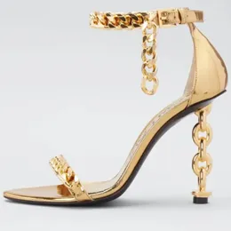 Dress Shoes 2023 Summer Metal Chain Shaped High Heel Sandals Fashion Show One Line Sexy Open Women's