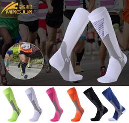 Long Tube Sports Socks Compression Stockings for Men and Women Marathon Outdoor Adult Running Cycing Pilates football socks1791901