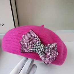 Berets 202312-ax Ins Chic Winter Rose Pink Wool Knit Shiny Rhinestone Bowkont Design Lady Beret Cap Women Leisure Painter Hat