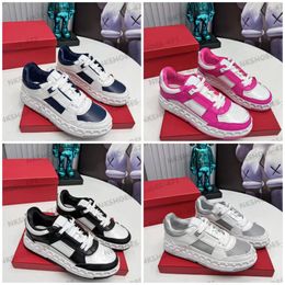 Designer Casual Shoes Men Hot Selling Casual Shoes Women Triple Pink Grey Mist University Studs Low Stud Design Loafers Luxury Brand Platform Shoes