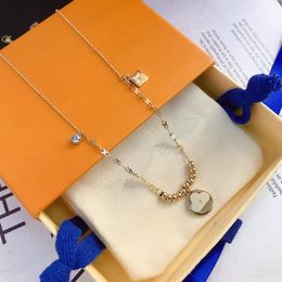Luxury Fashion Women Designer Letter Pendants Necklace Choker Chain Crystal 18K Gold Plated Stainless Steel Necklaces Statement We181r