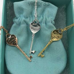 2024 Designer t Family S925 Love Key Necklace for Women's Summer Clavicle Chain Popular Fashion Temperament Design Sense