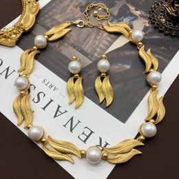 leaves Caibei pearl necklaces earrings wholesale suits senior feeling restoring ancient ways design accessories 231221