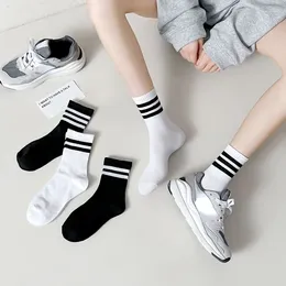 Women Socks 6 Pairs Versatile Sweat Absorption Of Women's Mid Length Stockings Set In Pure Black And White With Parallel Bars