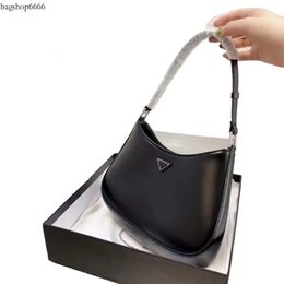 10a Quality Tote Underarm Cleo S Designer Fashion Leather Women's Clutch Brushed Sier Bags for Man Hobo Crossbody Shouder Half Moon Bag 2024