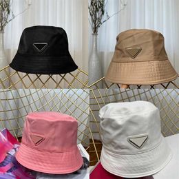 Wide Brim Hats Brand Bucket Hats Men Women Designer Sun Hat With Letter Triangle Sunbonnet Black Beach Casquette Travelling Sunhats260y