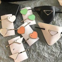 Designer Triangle Hair Clips Heart Shape Girl Letter Metal Hairpin Hairband Comb Bobby Pin Barrette Headdress Womans Hairpins252n