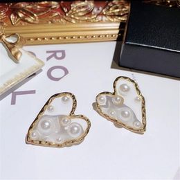 Whole- new ins fashion luxury designer sweet big heart exaggerated beautiful pearl stud earrings for woman girls2434