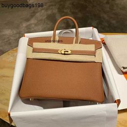 Designers Bags Handbags 2024 Autumn and Winter New Litchi Pattern Versatile Large Capacity Bride Wedding Leather Womens Porta