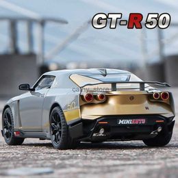 Electric/RC Car 1 24 Niaasn GTR 50 Alloy Sports Car Model Diecasts Metal Toy Race Car Model Sound and Light Simulation Collection Childrens GiftL231223