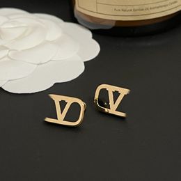 Simple Style Designer Stud Spring new Womens Gift Earrings Boutique Brand Logo ear Stud Romantic Style Love Gift Gold Plated Earrings