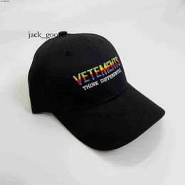 Vetements Hoodie Vetements Femme Ball Caps Good Quality White Vetements Fashion Baseball Vetements Women Embroidery Hats VTM Caps Win 604