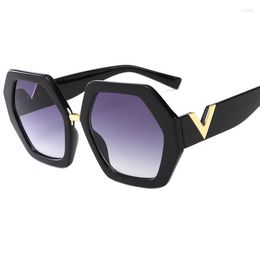 Sunglasses Ladies Luxury Designer Glasses V Decoration Fashion Oversized Polygon Sun Women Large Eyewear292T