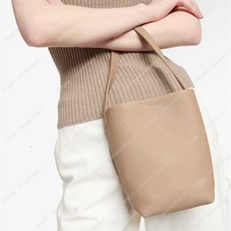 Size 2024 Classic designer genuine leather handbags bag Cowhide Tote bucket Bags for women handbag Spring Park Lcu Medium designers Bags