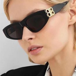 Sunglasses Cat Eye Women Fashion 2022 Brand Designer Colour Gradient Lens Sun Glasses Cool B Logo Party Beach UV400Sunglasses241W