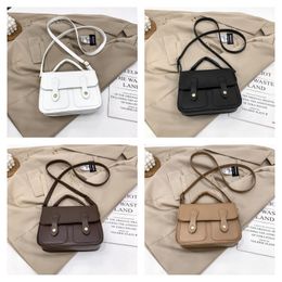 Stylish simple flap bag retro British mail bag solid Colour hand bill of lading shoulder crossbody bag 2023 spring new style CCJ3109