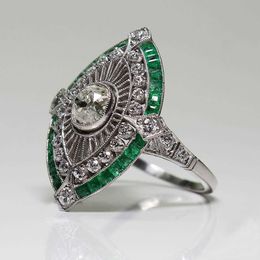 Fashionable Emerald Micro Set Zircon Engagement Ring Luxury and Magnificent Diamond Ring Bracelet