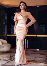 Elegant Arabic Pink Mermaid Evening Dresses Pearls Beaded Long Sleeve Satin Formal Occasion Dress Sexy Prom Celebrity Gown Sweep Train 2024