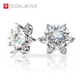 GIGAJEWE Christmas Gift Total 1 6ct EF color Stud Earring Diamond Test Passed Moissanite 18k White Gold Plated 925 Silver Snowflak204M