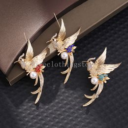 Female Simple White Crystal Cute Bird Brooches For Women Luxury Yellow Gold Colour Zircon Alloy Pearl Animal Brooch Safety Pins