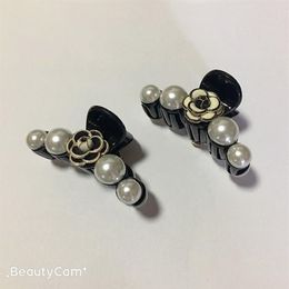 8X4CM Fashion High-grade adult Korean black and white classic camellia claw clamp big grab hairpin Hair clip side clip VIP gift fo255g