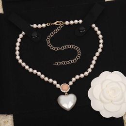 2022 Brand Fashion Jewelry Women Pearls Chain Party Light Gold Color Heart Choker White Pink Beads Luxury Brand Pendant 263f