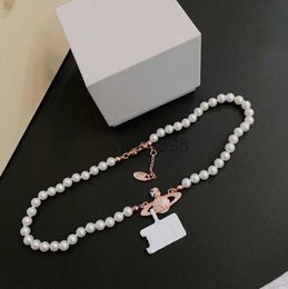 Anhänger Halskette Modemarke Designer Buchstabe viviene Chokers Luxus Frauen Schmuck Metall Perlen Halskette Cjeweler Westwood für Frauenketten Motion Cur 8840