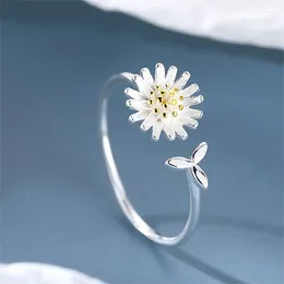 Cluster Rings VENTFILLE 925 Sterling Silver SImple Plant Minimalist Golden Flower Daisy Adjustable Ring For Girls Ladies Leaves