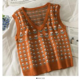 Women's T Shirts Chic Knitted Vest Spring And Autumn Ins Fashion Retro Floral Print Sleeveless Wild V-neck Short College Style