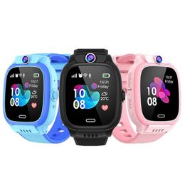 Y31 Kids Smart Watch Sim Card Call Chiamata chat vocale impermeabile SOS GPS LBS WiFi Posizionamento della telecamera Armeggio Clock Smart Watch Boys Girls per iOS Android