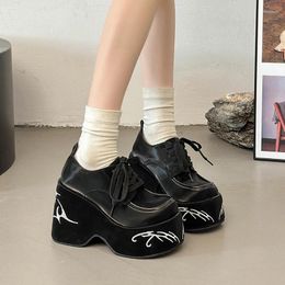 Dress Shoes Women's 35-40 Autumn Fashion Painted Platform Sneakers Elevated Korean Trend Flats Comfortable Trendy Leather
