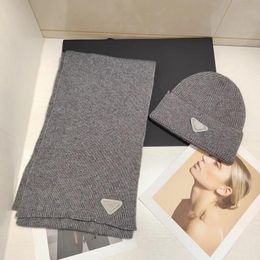 Sets 2023 New Fashion designer hat scarf set luxury mens winter scarf brand scarf skate skateboard cap black woman beanie neckerchief s