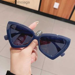 Sunglasses Red Cat Eye Sunglasses Women New Fashion Style Triangle Shades Clear Candy Colour Eyewear Vintage Sun Glasses For Women FashionL231225