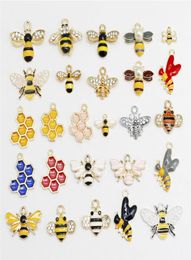 20PCS Enamel Bee Charms Alloy Random Mixed Bumblebee Honeybee Necklace Pendant Findings Jewellery Making Accessory8174695