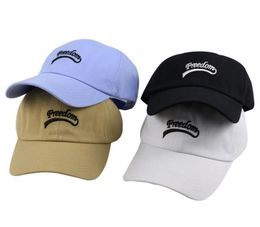 Baseball Caps for Couples Spring And Summer Big s Designers Personality Side Seam Label Peaked Sunshade Cap Fashion Sun Protec4017395