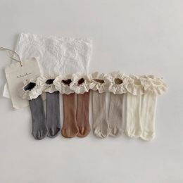 4 Paare/los Baby Mädchen Kniestrümpfe Kinder Weiche Baumwolle Spitze Zeug Prinzessin Kinder Lange Socken Rüschen 0-10 Jahre Beinlinge 231225