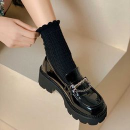 Scarpe eleganti Scarpe con suola spessa da donna piccole in pelle design estivo senso di nicchia nuovi mocassini neri versatili jk