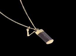 Luxurys designer Necklace classic letter graffiti exquisite workmanship highend fashion personality essential trend gift for wome6917264