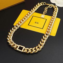 Necklaces Designer Men Charm Bracelet Gold Jewelry Set Women Luxury Necklace Thick Chain Bracelets Jewlery Sets with Box F Mens Necklaces 23