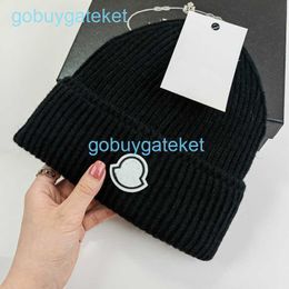 Designer Beanie Warm Knitted Hat Classic Skull Caps Fashion Winter Hairball Hats Breathable Available in Colours Multi Colour Option 6OK7