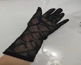 women long Lace Bride Bridal Gloves Wedding Gloves Crystals Wedding Accessories Lace Gloves for Brides five Fingerless Wrist Leng1247585