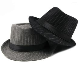 Berets HT1516 Fashion Men Fedora Hat British Style Striped Trilby Classic Retro Bowler Jazz Casual Grey Black Fedoras1314577