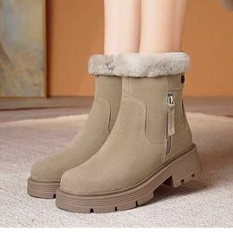 Short Snow Boots for Women in Winter New Fashionable Plush and Thick Insulation High Top Lamb Cashmere Cotton Shoes